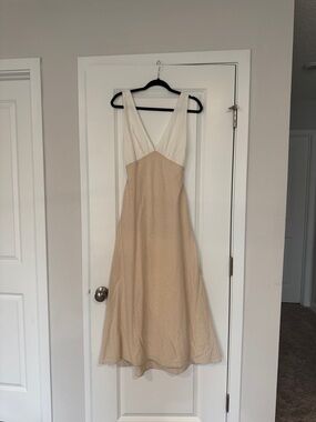 Sleeveless V-Neck Two-Tone linen Midi Dress in Cream and Beige